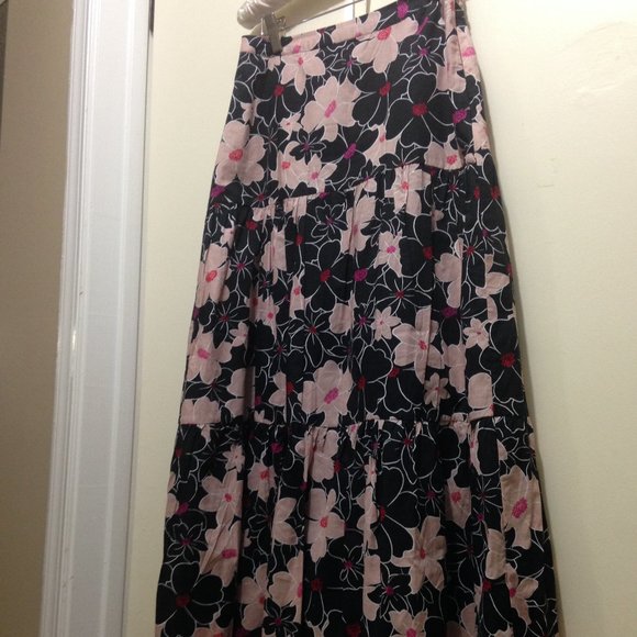 NWOT Gorgeous Floral Long Skirt - Picture 5 of 15